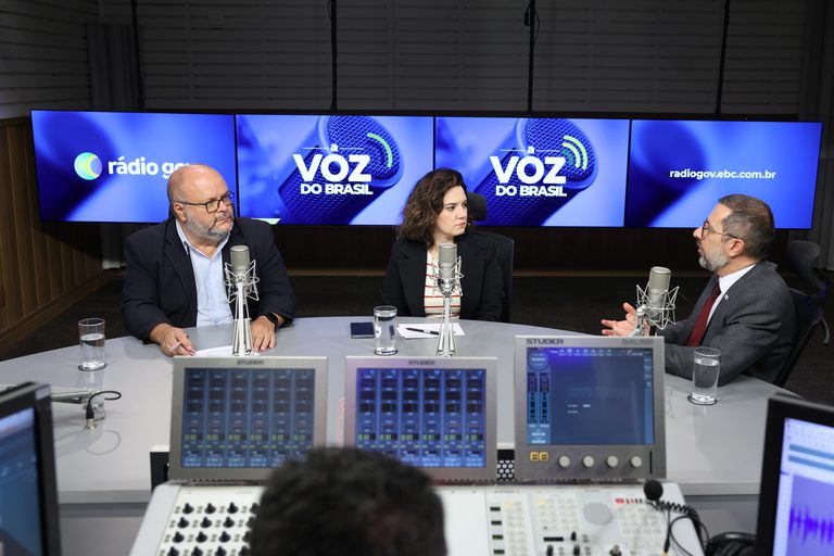 Ministro CGU Voz do Brasil.jpg