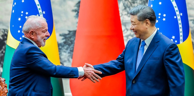 Presidentes Lula e Xi Jinping acompanharam as assinaturas 