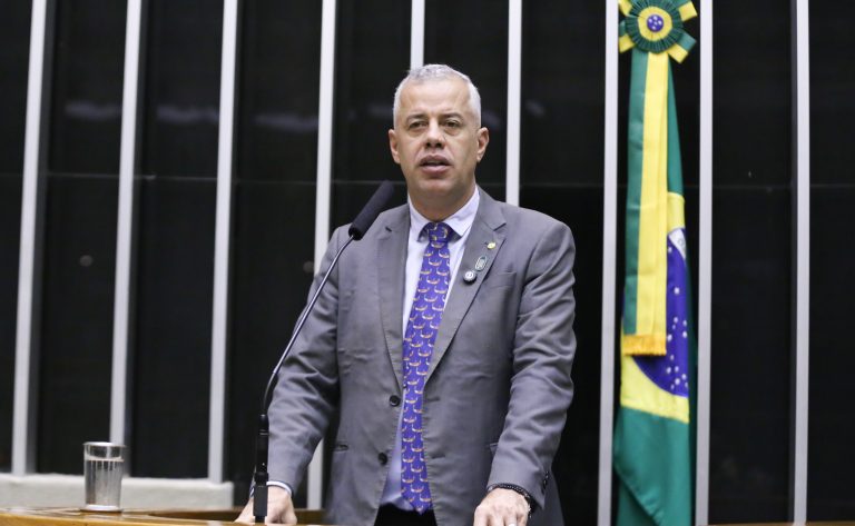 Projeto proíbe fiscos de compartilhar informações bancárias de clientes