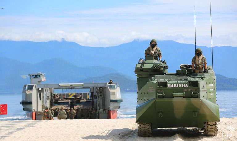 Fuzileiros Navais Brics.jpg Fuzileiros Navais Brics.jpg