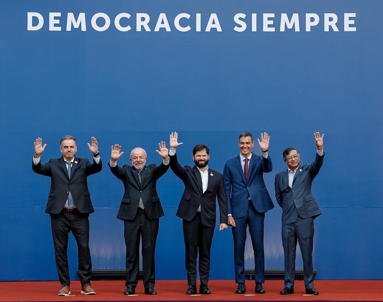 democracia_siempre.jpg democracia_siempre.jpg