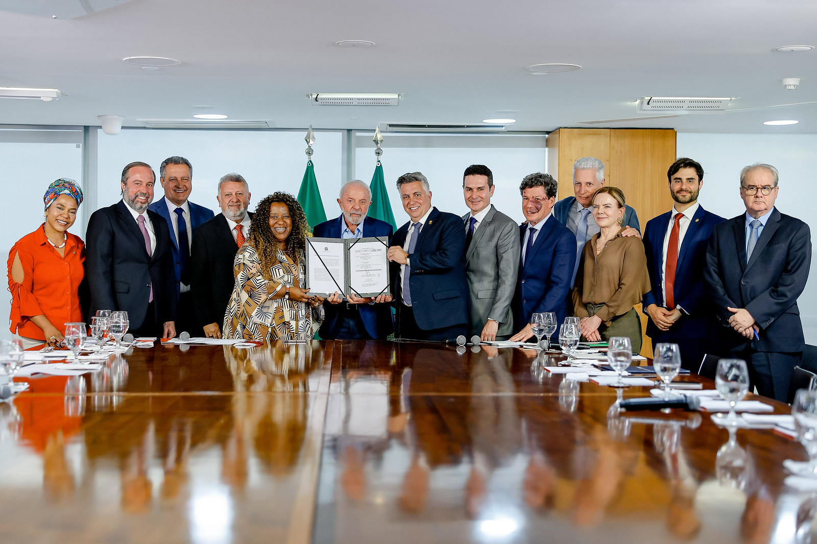16.09.2025 – Cerimônia para o Anúncio de Investimentos do Novo PAC em Belo Horizonte e Assinatura de Contrato para a Renovação de Frota com a Prefeitura da cidade