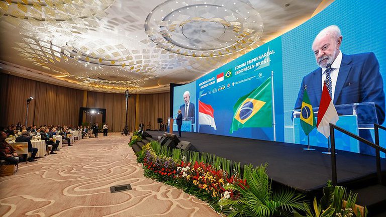 Lula forum empresarial.jpg