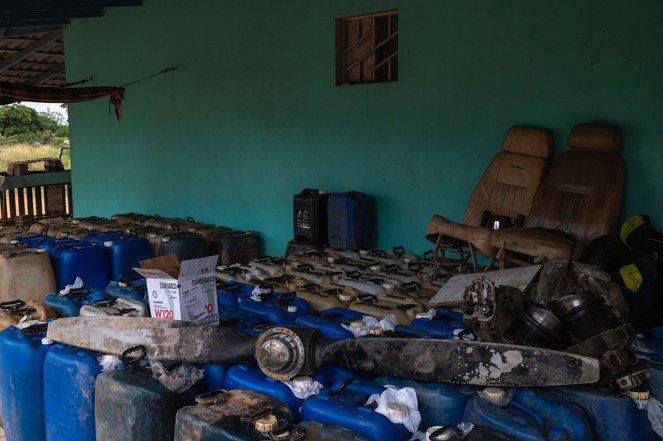 Ao atingir depósitos, veículos, combustível, mercúrio e equipamentos de apoio, forças federais ampliam combate direto à logística que sustenta o garimpo ilegal na região | Foto: Bruno Mancinelle/Casa de Governo